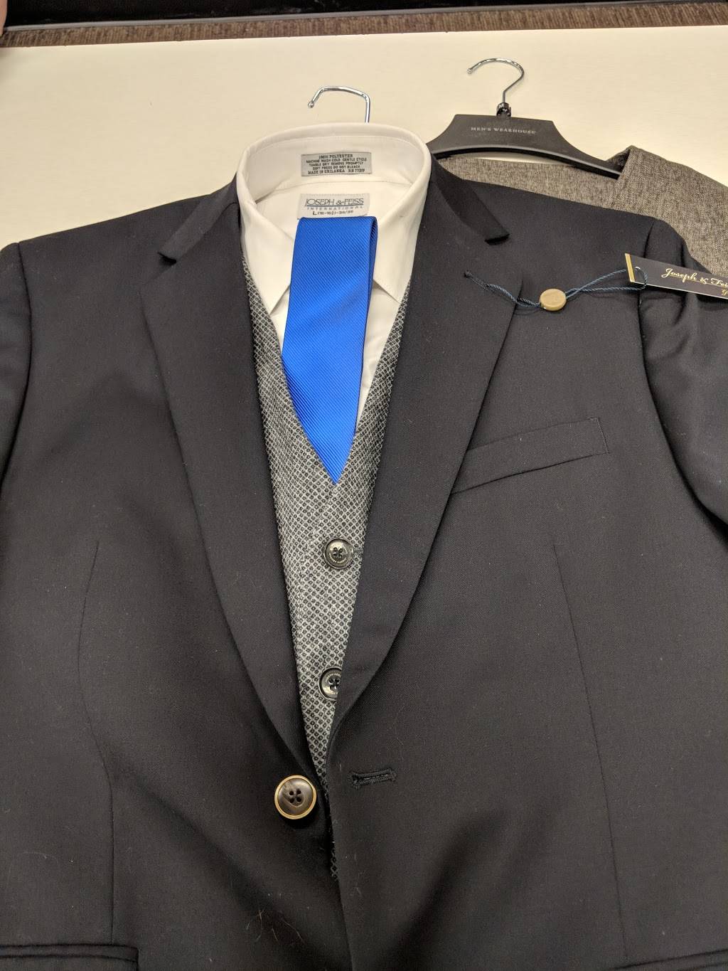 Mens Wearhouse | 60 South Ave, Burlington, MA 01803 | Phone: (781) 272-3890