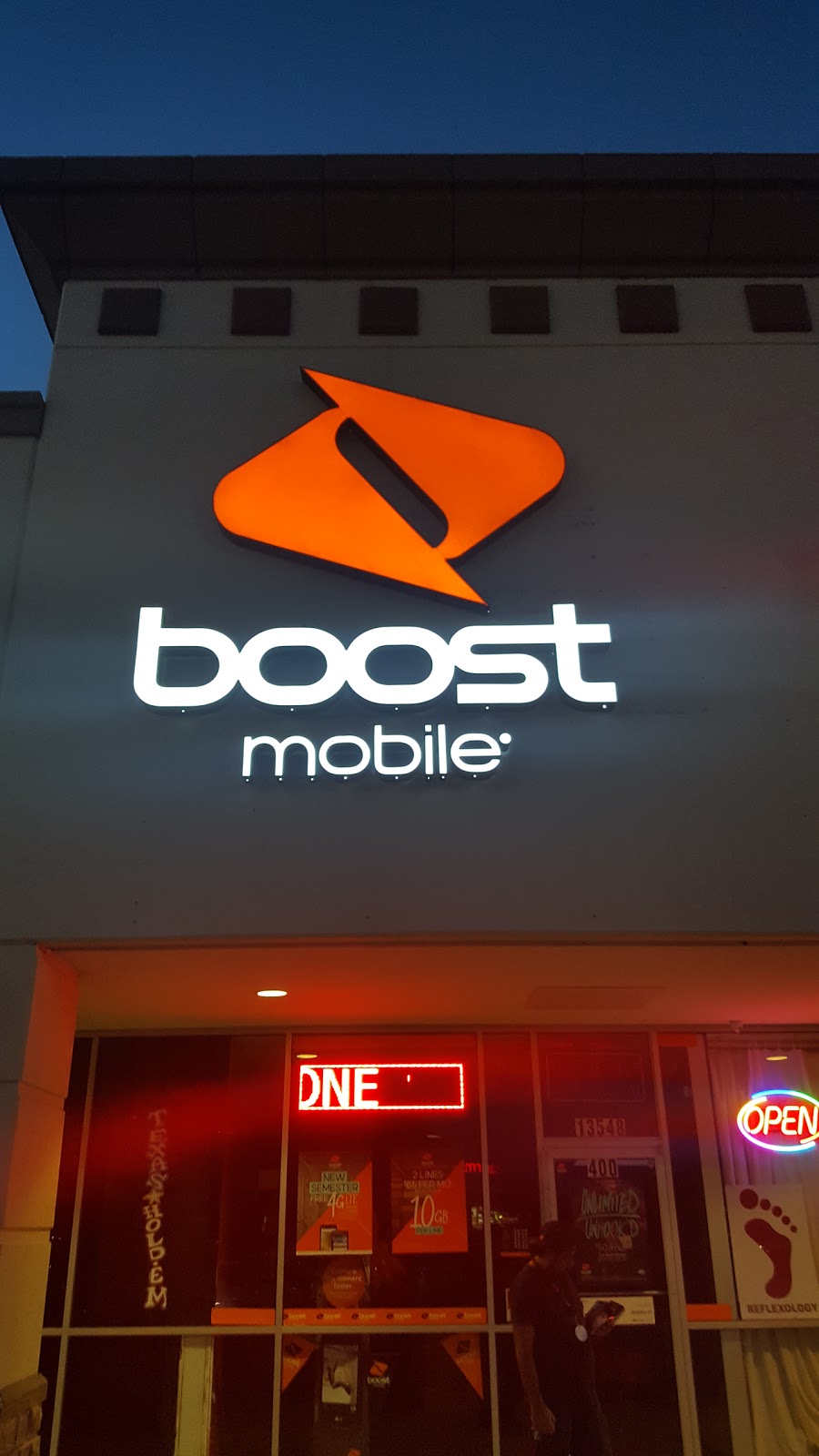 Boost Mobile | 13548 Beechnut St, Houston, TX 77083, USA | Phone: (281) 495-1800