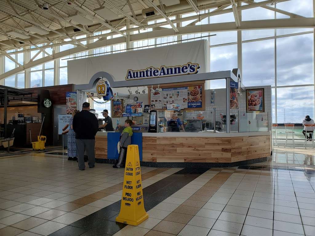 Auntie Annes Pretzels | 2510-2528, Pearl St, Belvidere, IL 61008, USA | Phone: (815) 544-0287