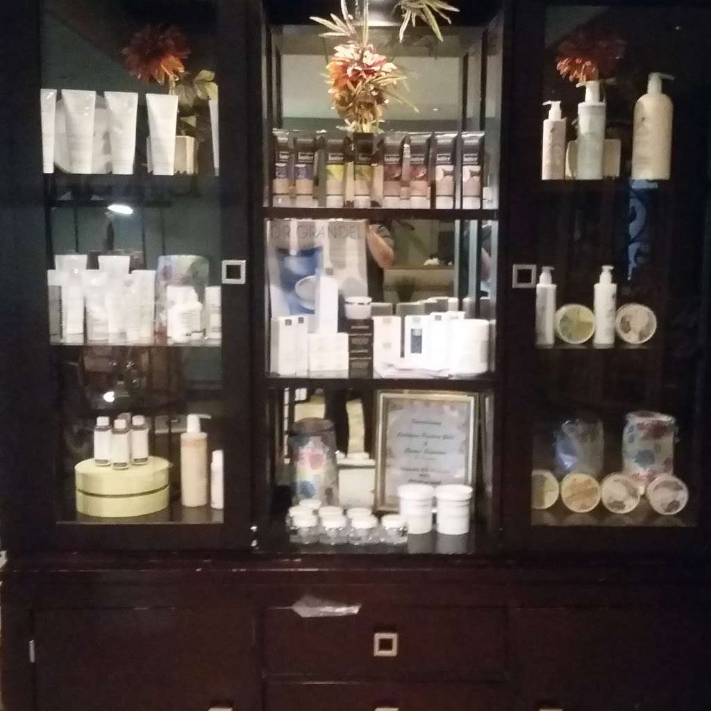 Moniques skincare Boutique | 24811 Railroad Ave suite n, Newhall, CA 91321, USA | Phone: (661) 799-0969