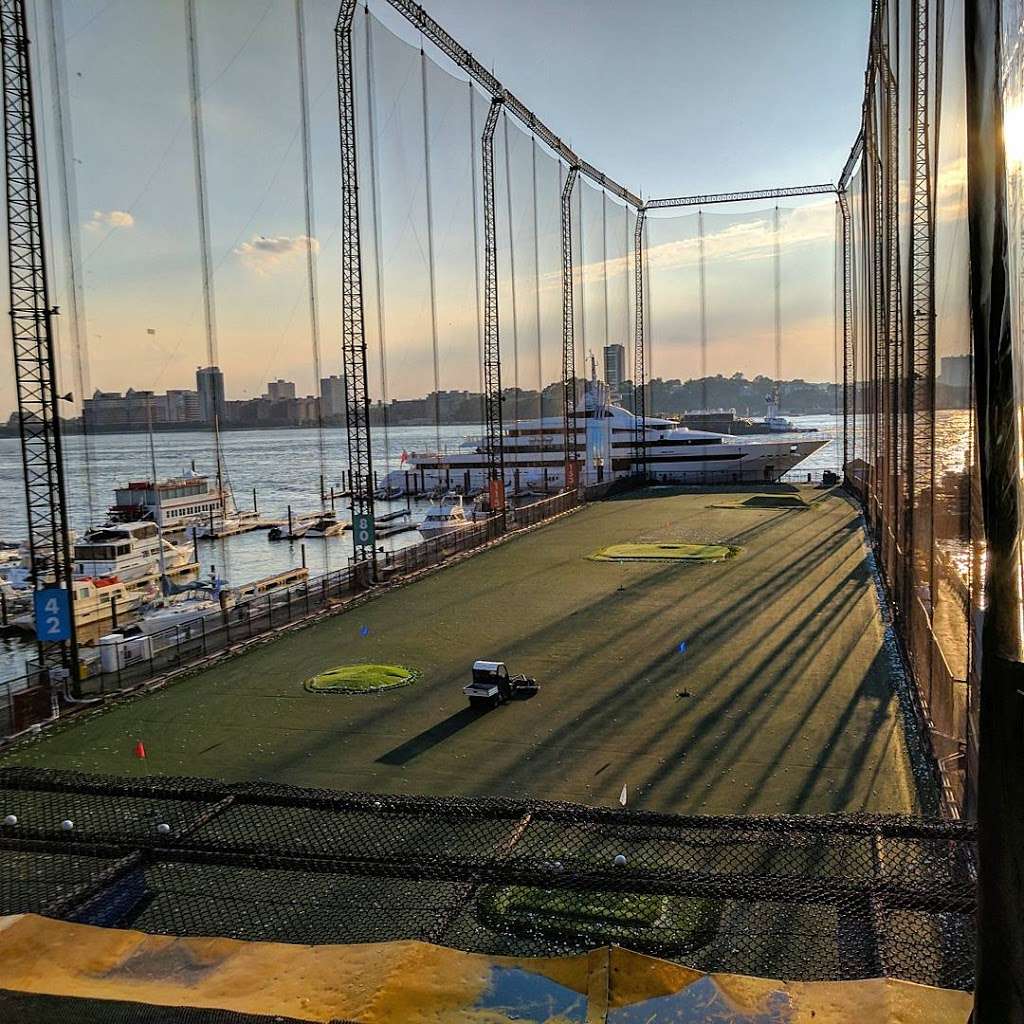 The Golf Club at Chelsea Piers | 59 Chelsea Piers, New York, NY 10011 | Phone: (212) 336-6400