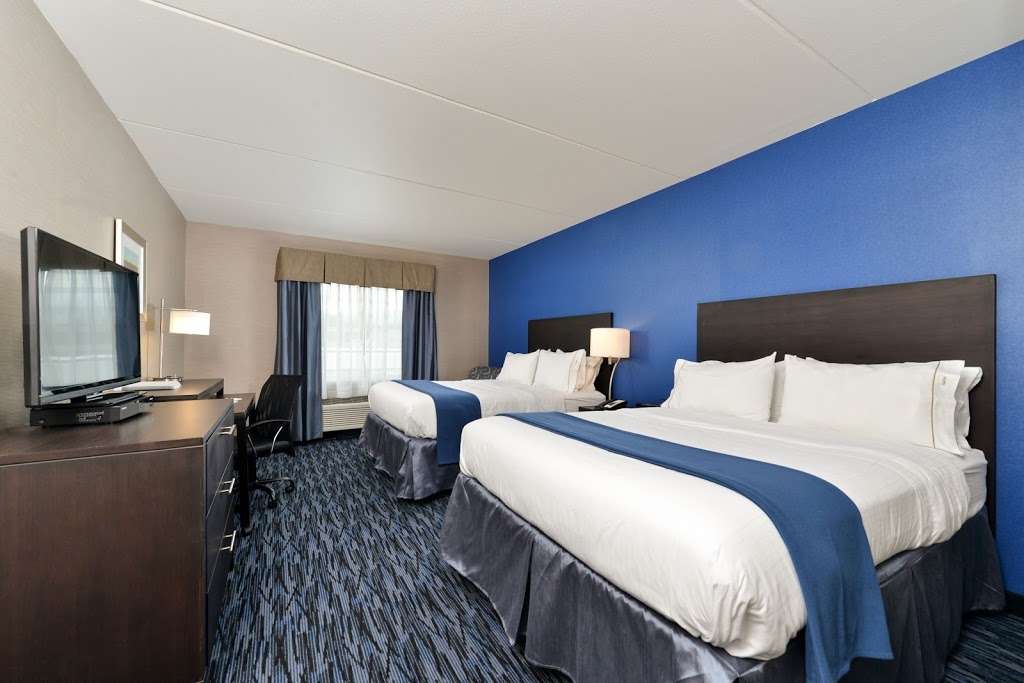 Holiday Inn Express & Suites Peekskill-Lower Hudson Valley | 2 John Walsh Blvd, Peekskill, NY 10566, USA | Phone: (914) 743-5700