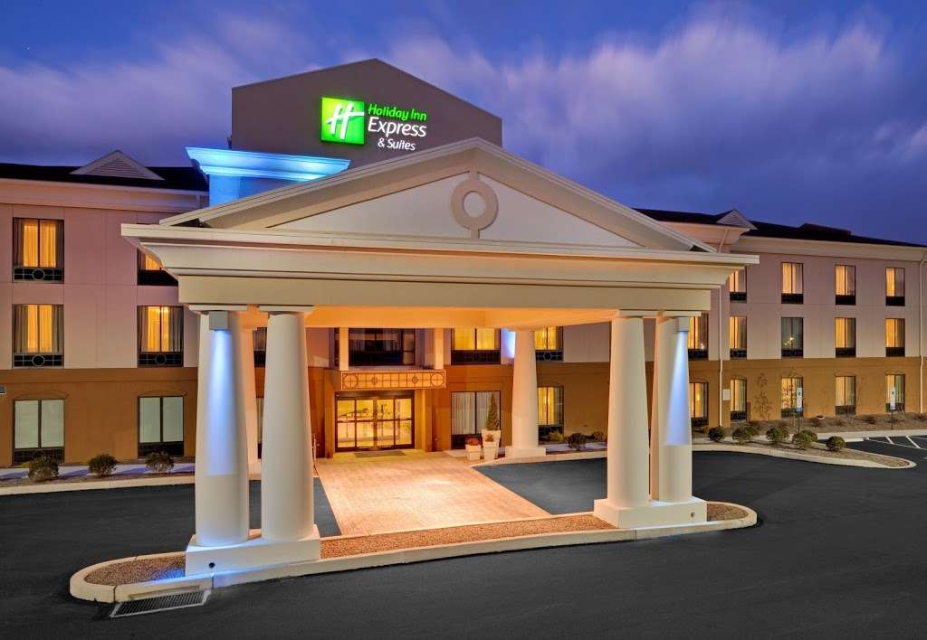 Holiday Inn Express & Suites Lebanon | 2205 E Cumberland St, Lebanon, PA 17046, USA | Phone: (717) 273-9800