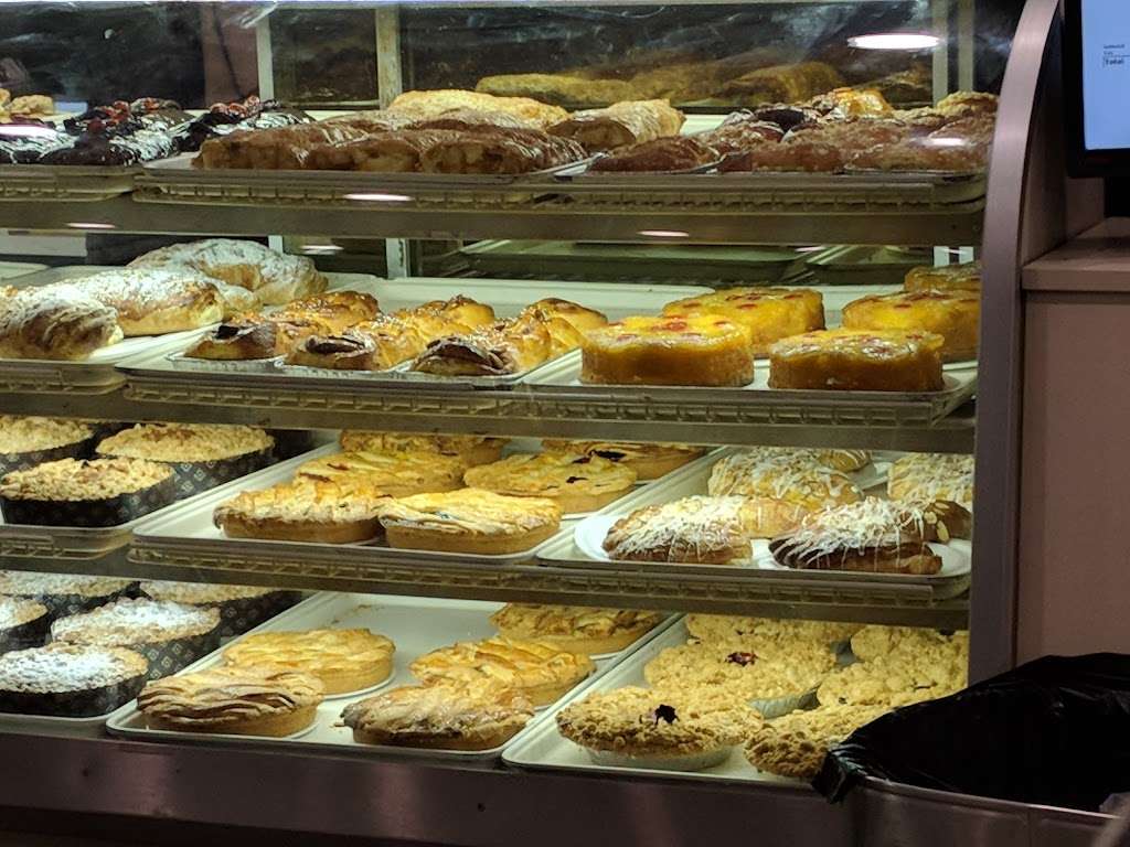 Rockland Bakery | 425 N 37th St, Pennsauken Township, NJ 08110, USA | Phone: (856) 317-9551