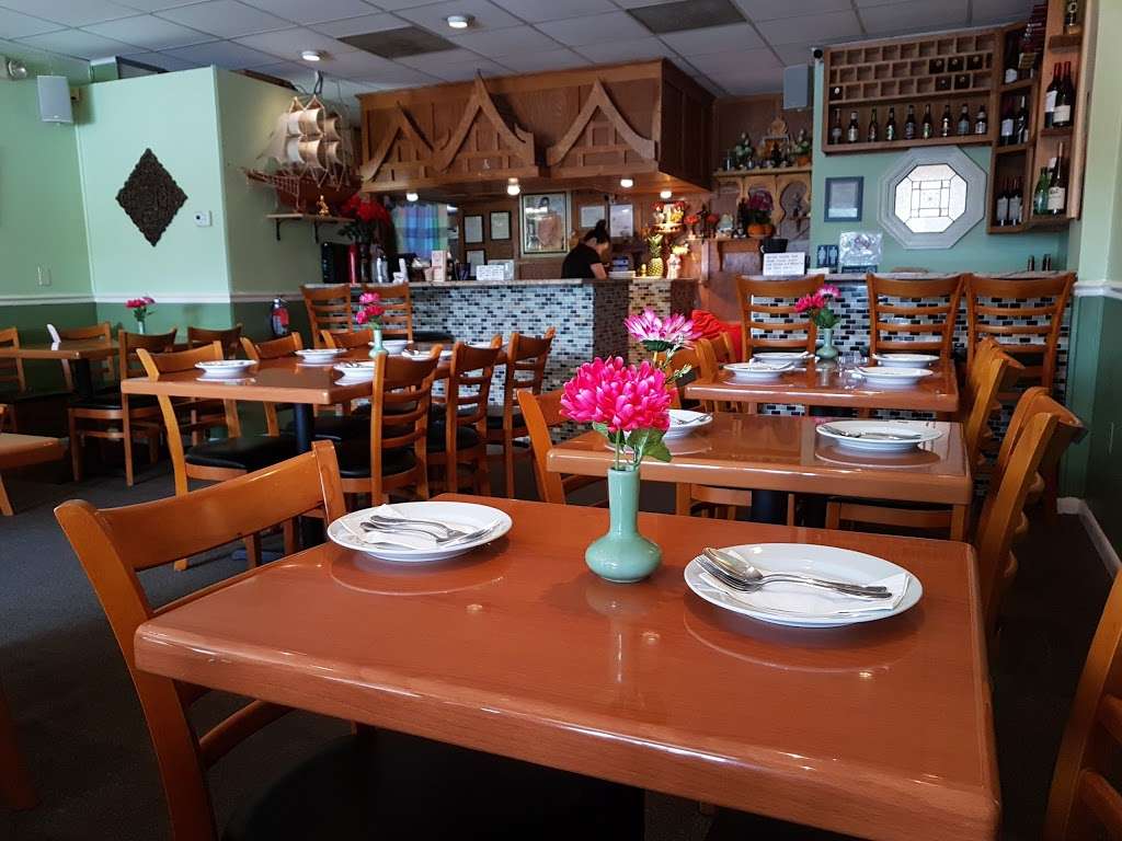 Thai House Restaurant | 8369 Snouffer School Rd, Gaithersburg, MD 20879 | Phone: (301) 963-1800