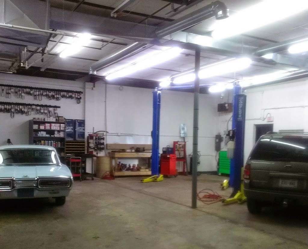 J & S Accel Auto & Truck Repair | 662 S 93rd St, West Allis, WI 53214, USA | Phone: (414) 384-8200