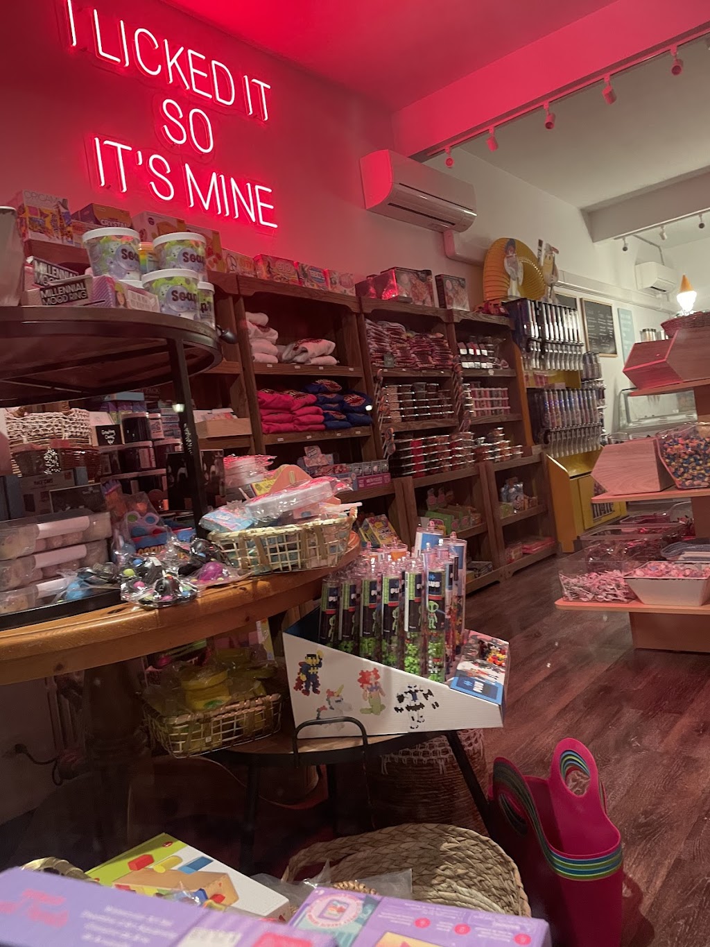 Bedford Candy Bar | 627 Old Post Rd, Bedford, NY 10506, USA | Phone: (914) 234-8645