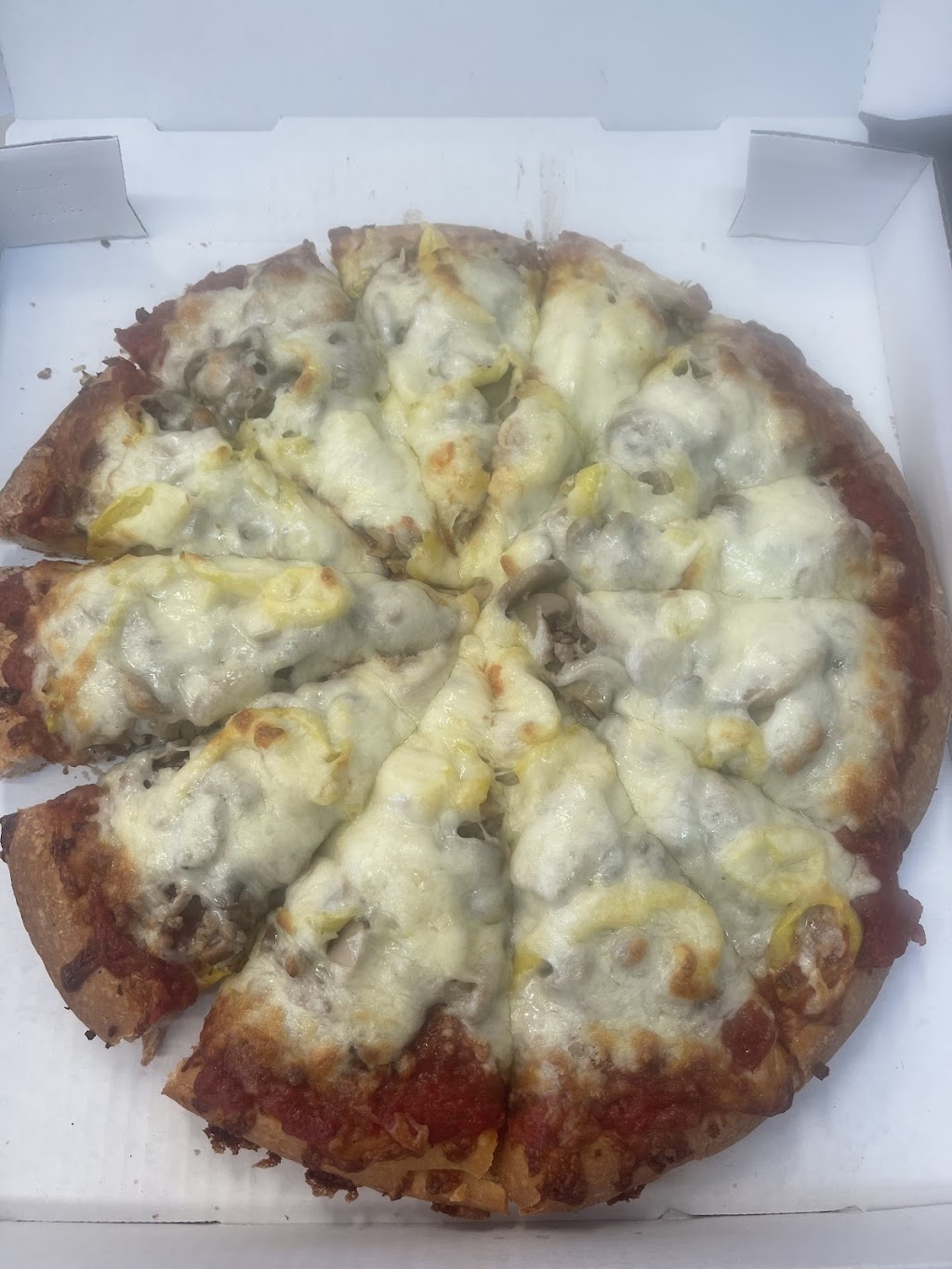 Zavarellis Pizza Shop | 2817 Lincoln St E, Canton, OH 44707, USA | Phone: (330) 488-0724