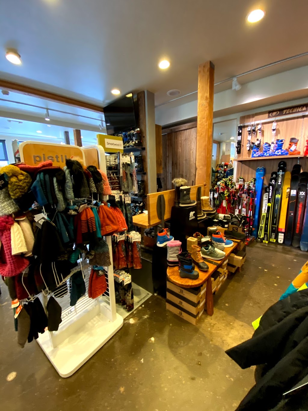 Parallel Mountain Sports | 1960 Olympic Vly Rd, Olympic Valley, CA 96146, USA | Phone: (530) 452-4478