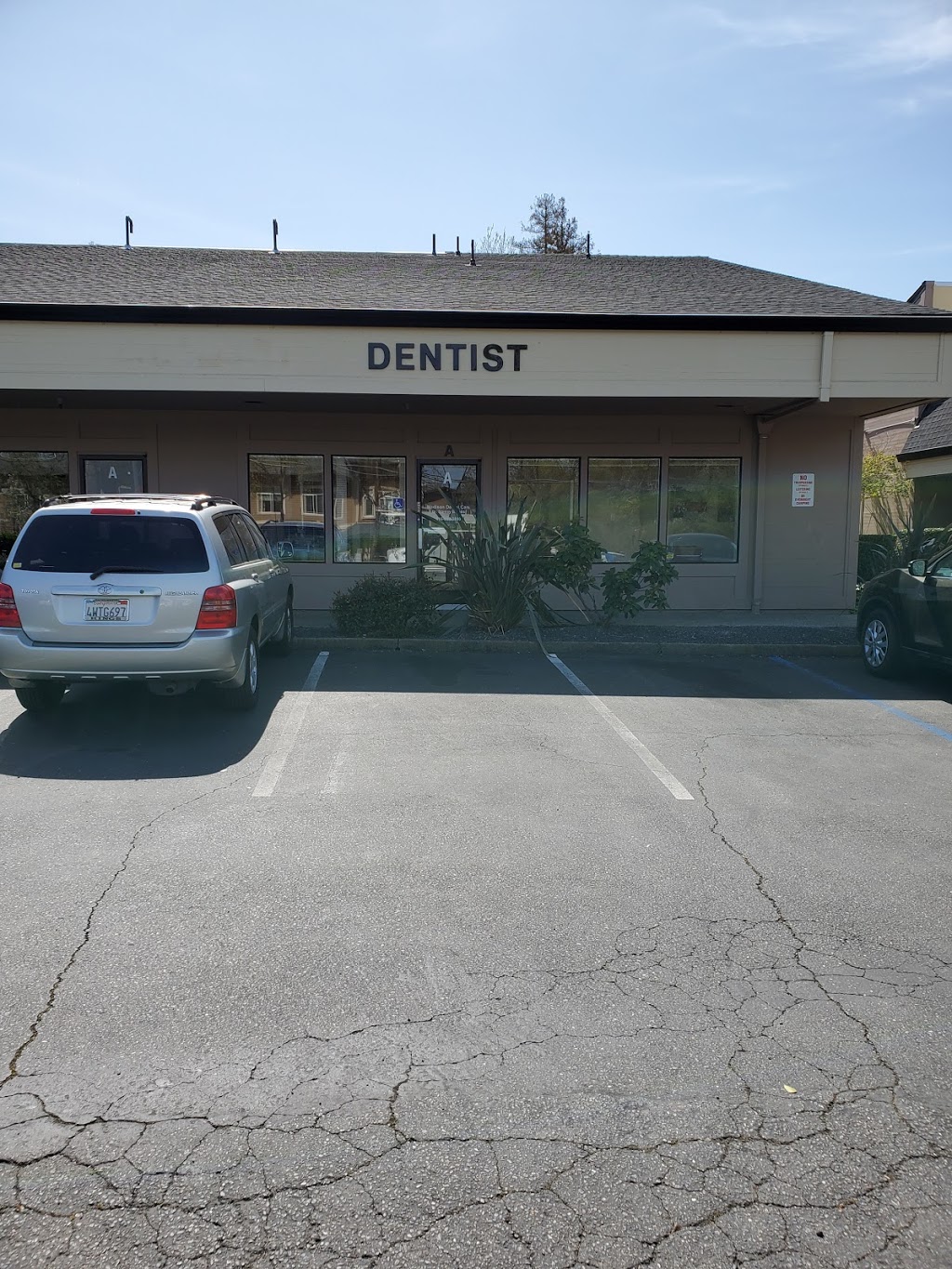 Brooks Stanley E DDS | 8920 Sunset Ave Suite A, Fair Oaks, CA 95628, USA | Phone: (916) 338-3880