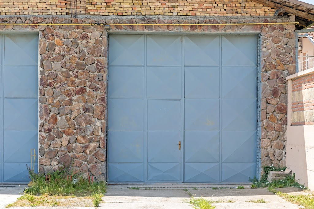 Redmond Garage Door Repair | 9401 168th Pl NE, Redmond, WA 98052, USA | Phone: (425) 522-7009