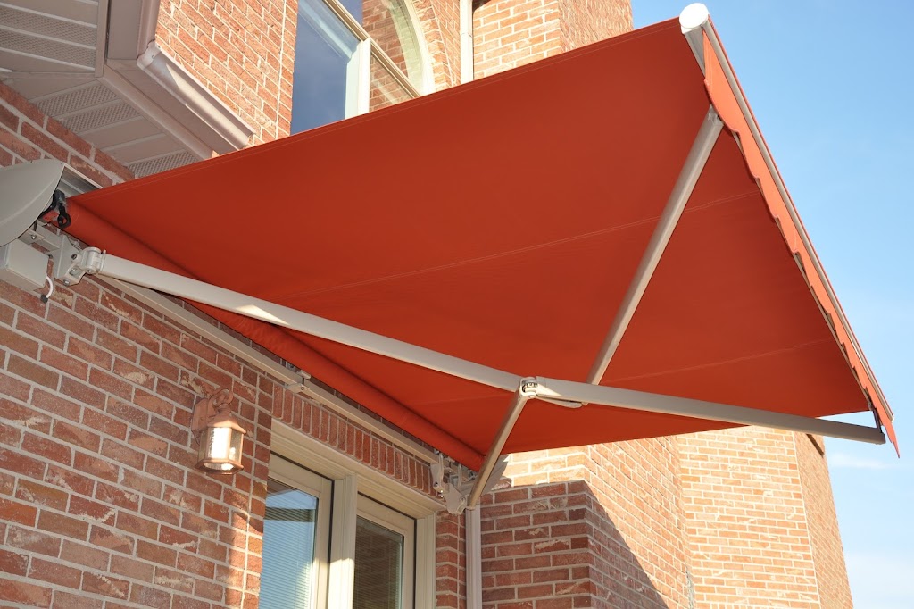 Retractable Awnings - Best Retractable Awnings | 1430 Cottonwood Cir, Weston, FL 33326 | Phone: (954) 761-3322