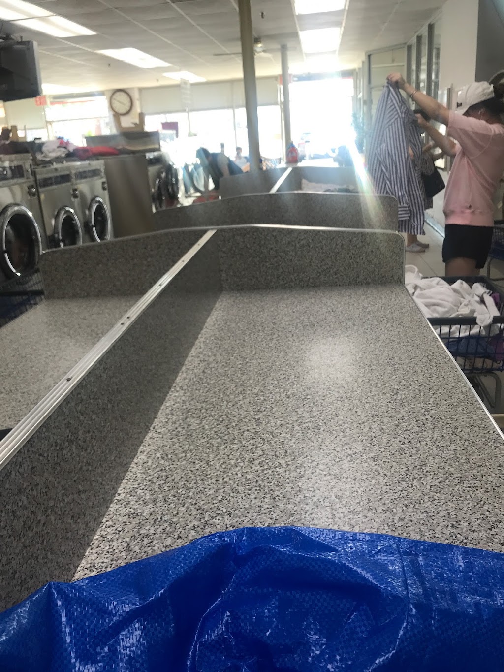 Star Laundromat | 46-21 Kissena Blvd, Queens, NY 11355, USA | Phone: (917) 855-2302