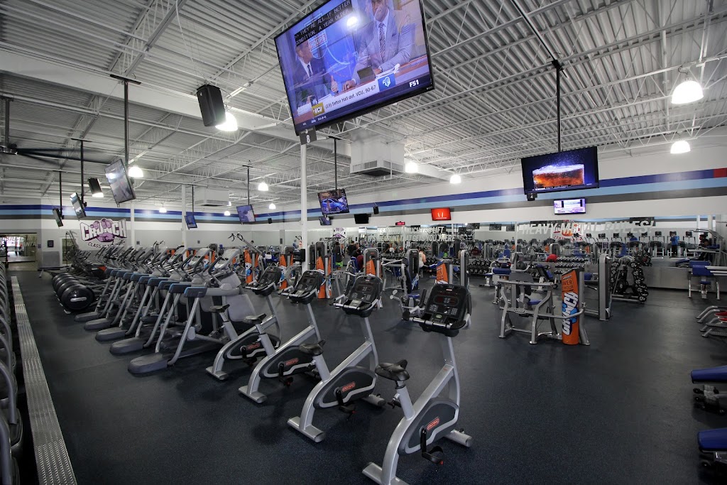 Crunch Fitness - West End | 10470 Ridgefield Pkwy, Richmond, VA 23233, USA | Phone: (804) 447-5129