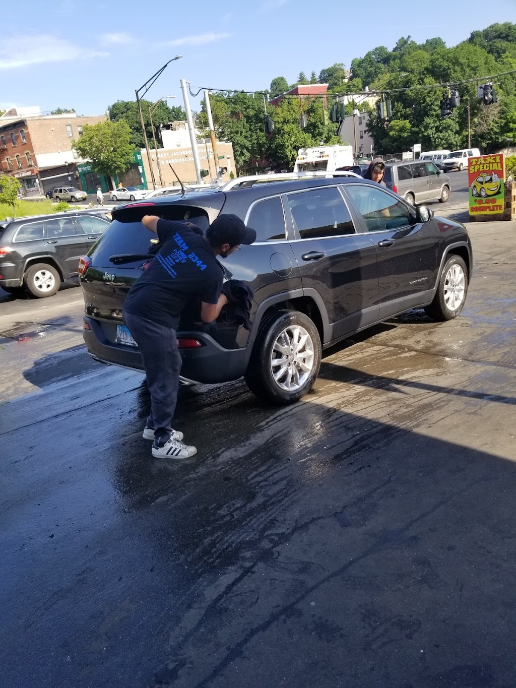 D Block Car Wash & Gas | 364 Nepperhan Ave, Yonkers, NY 10701, USA | Phone: (914) 375-2640