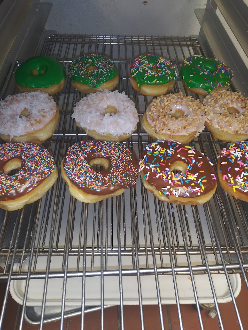 Beckley Donuts | 2319 S Beckley Ave, Dallas, TX 75224 | Phone: (214) 946-2158
