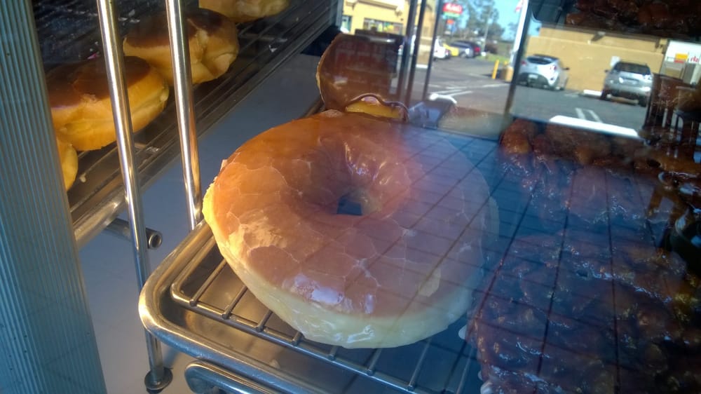 Encinitas Donut House | 580 Santa Fe Dr, Encinitas, CA 92024, USA | Phone: (760) 944-4223