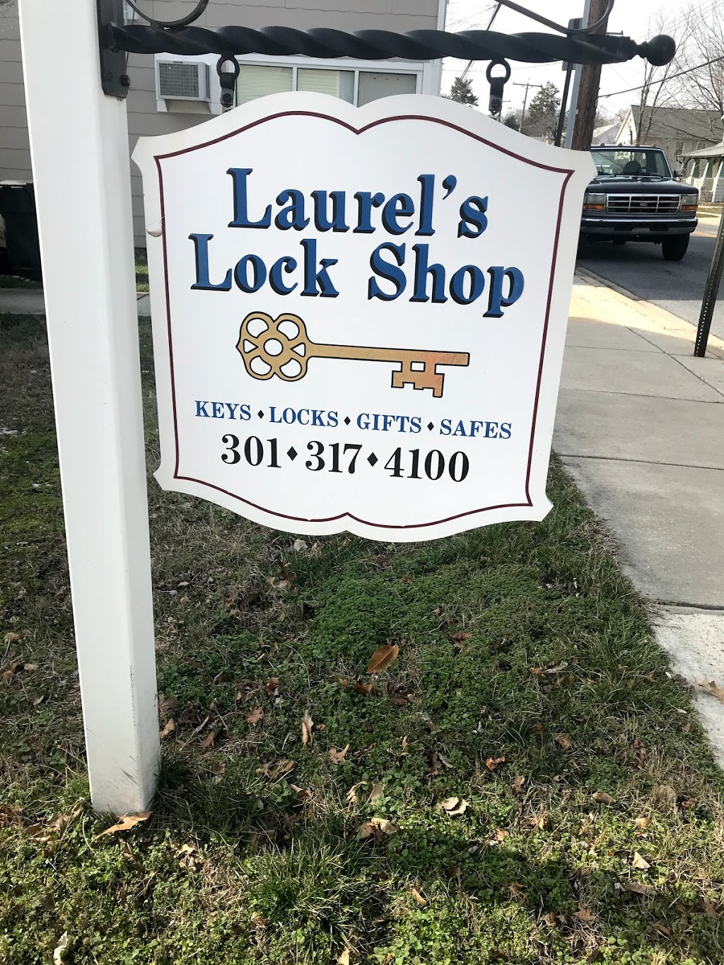 Laurels Lock Shop | 910 Montgomery St, Laurel, MD 20707, USA | Phone: (301) 317-4100
