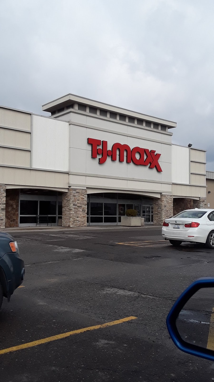 T.J. Maxx | 15200 Dix Toledo Rd Hwy, Southgate, MI 48195, USA | Phone: (734) 283-9410