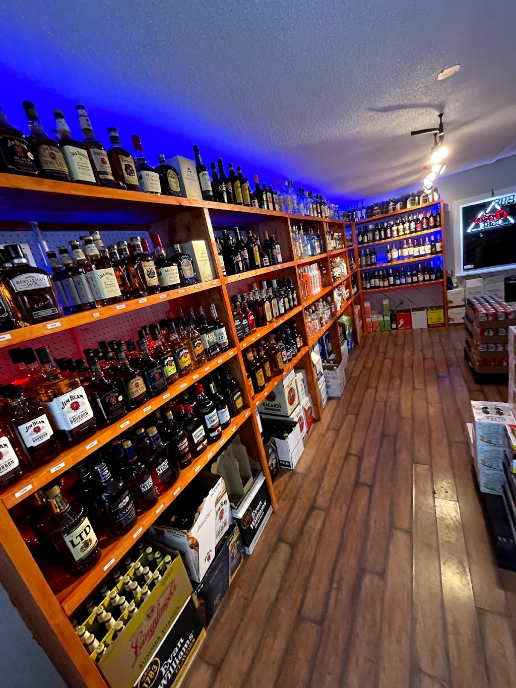 Upland Liquor | 116 E Berry Ave, Upland, IN 46989, USA | Phone: (765) 998-8049