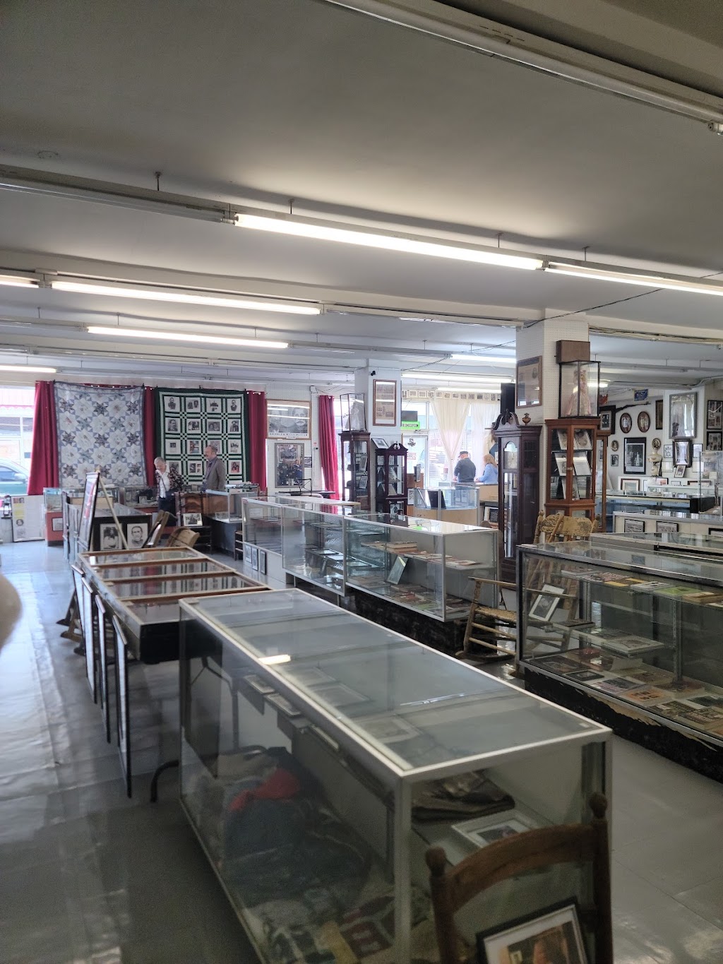 Hatfield & McCoy Museum, LLC | 14 Hustonville St, Liberty, KY 42539, USA | Phone: (606) 669-0364