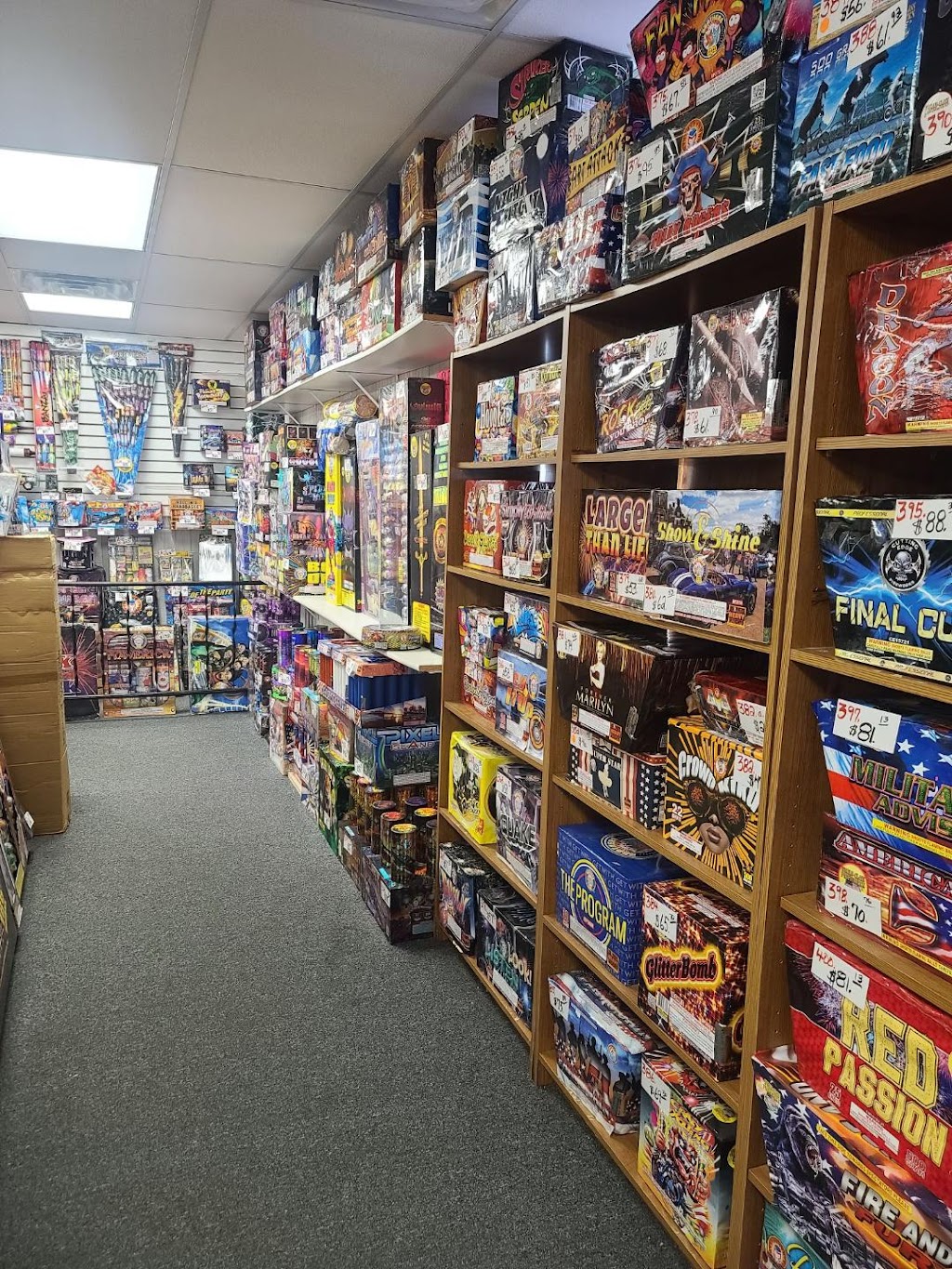 Island Fireworks Company Inc. | N1597 County Rd VV, Hager City, WI 54014 | Phone: (715) 792-5513