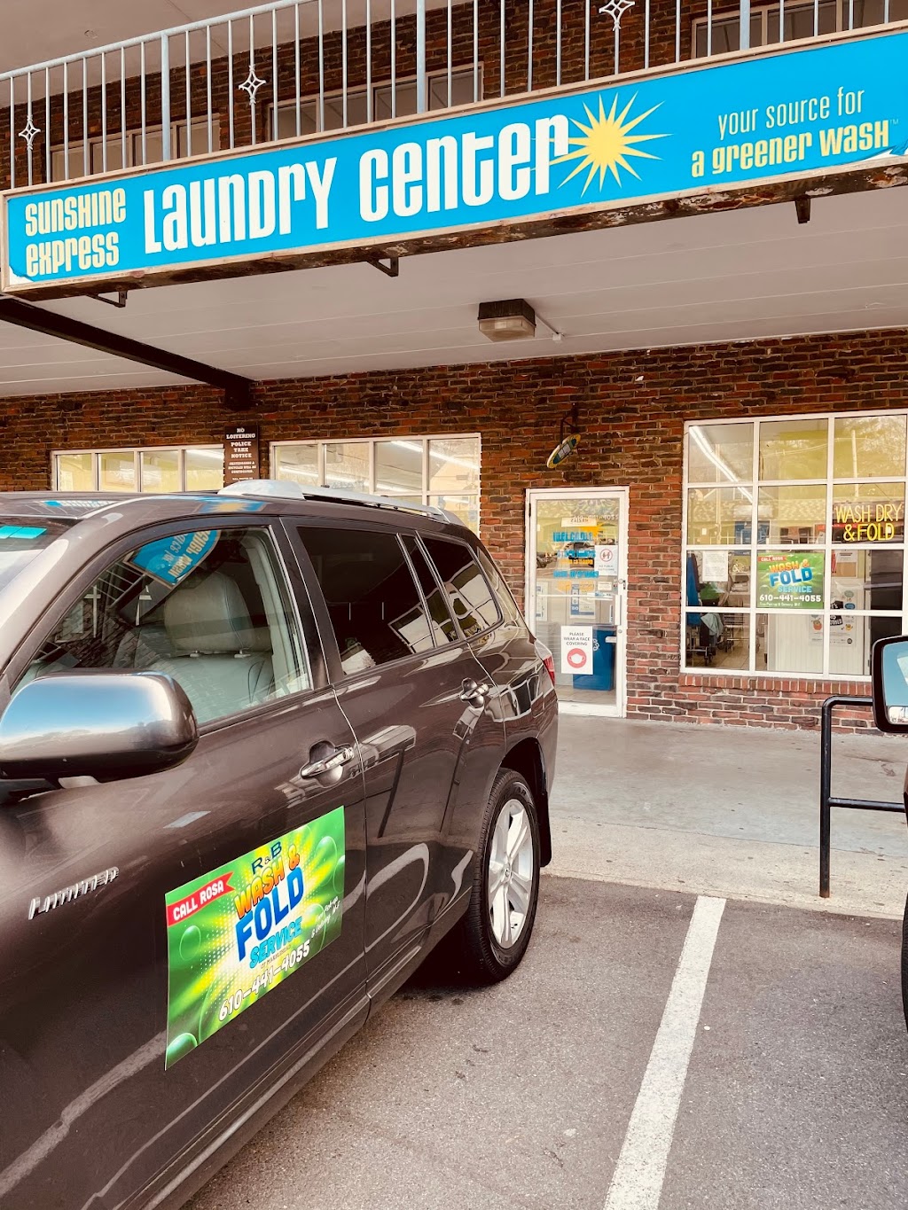 Sunshine Express Laundry Center | 3 Village St, Marblehead, MA 01945, USA | Phone: (781) 631-6491