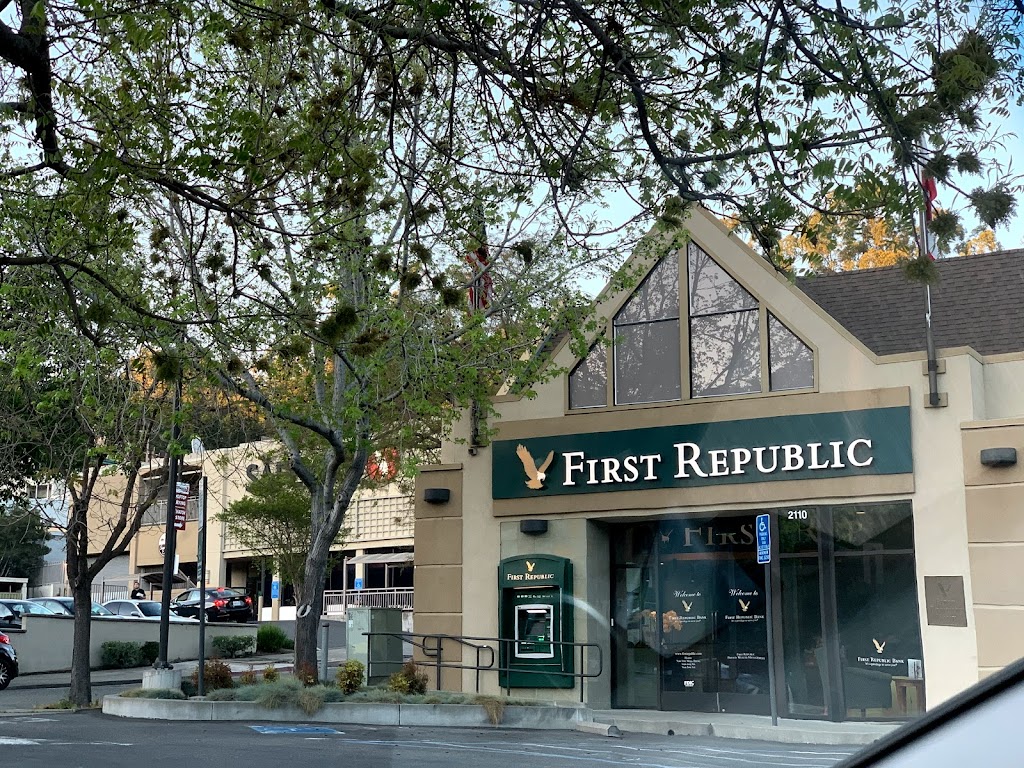 First Republic Bank | 2110 Mountain Blvd, Oakland, CA 94611, USA | Phone: (510) 530-8881