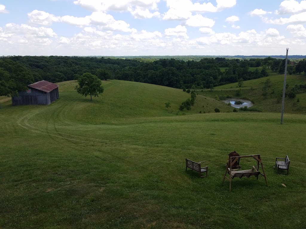 The Country Lodge at Sabbath Song Farm | Kentucky 41004, USA | Phone: (606) 735-9914