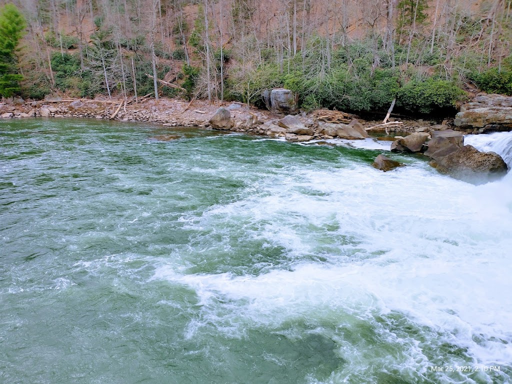 Laurel Highlands River Tours and Outdoor Center | 4 Sherman St, Ohiopyle, PA 15470, USA | Phone: (724) 329-8531