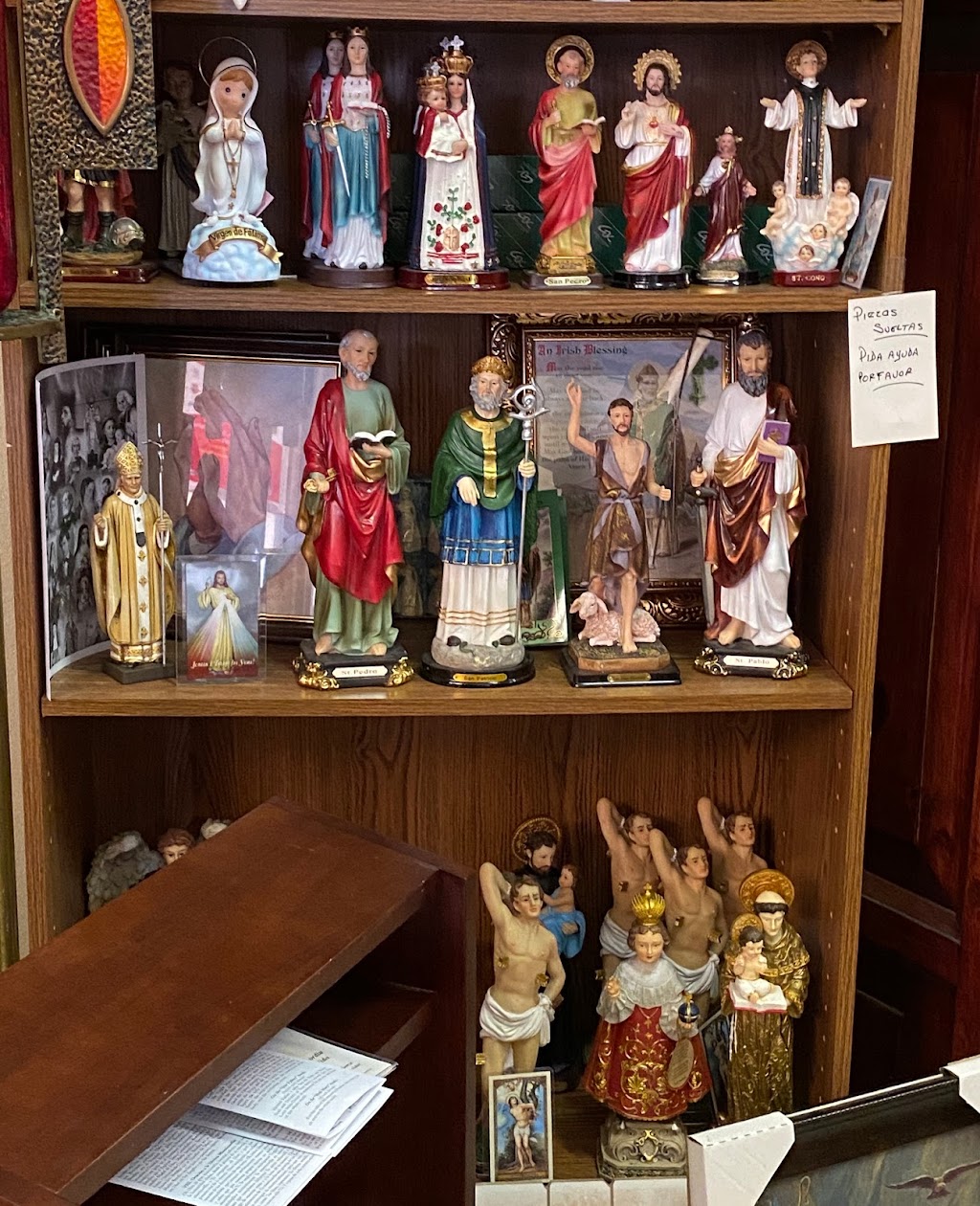 Divina Misericordia Tienda Católica Religiosa | 1406 Manning Ave Suite C, Reedley, CA 93654, USA | Phone: (559) 743-7499