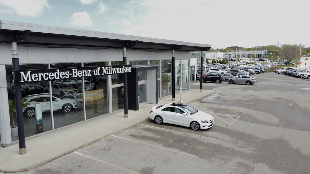 Mercedes-Benz of Milwaukee | 2400 S 108th St, Milwaukee, WI 53227, USA | Phone: (866) 455-8708