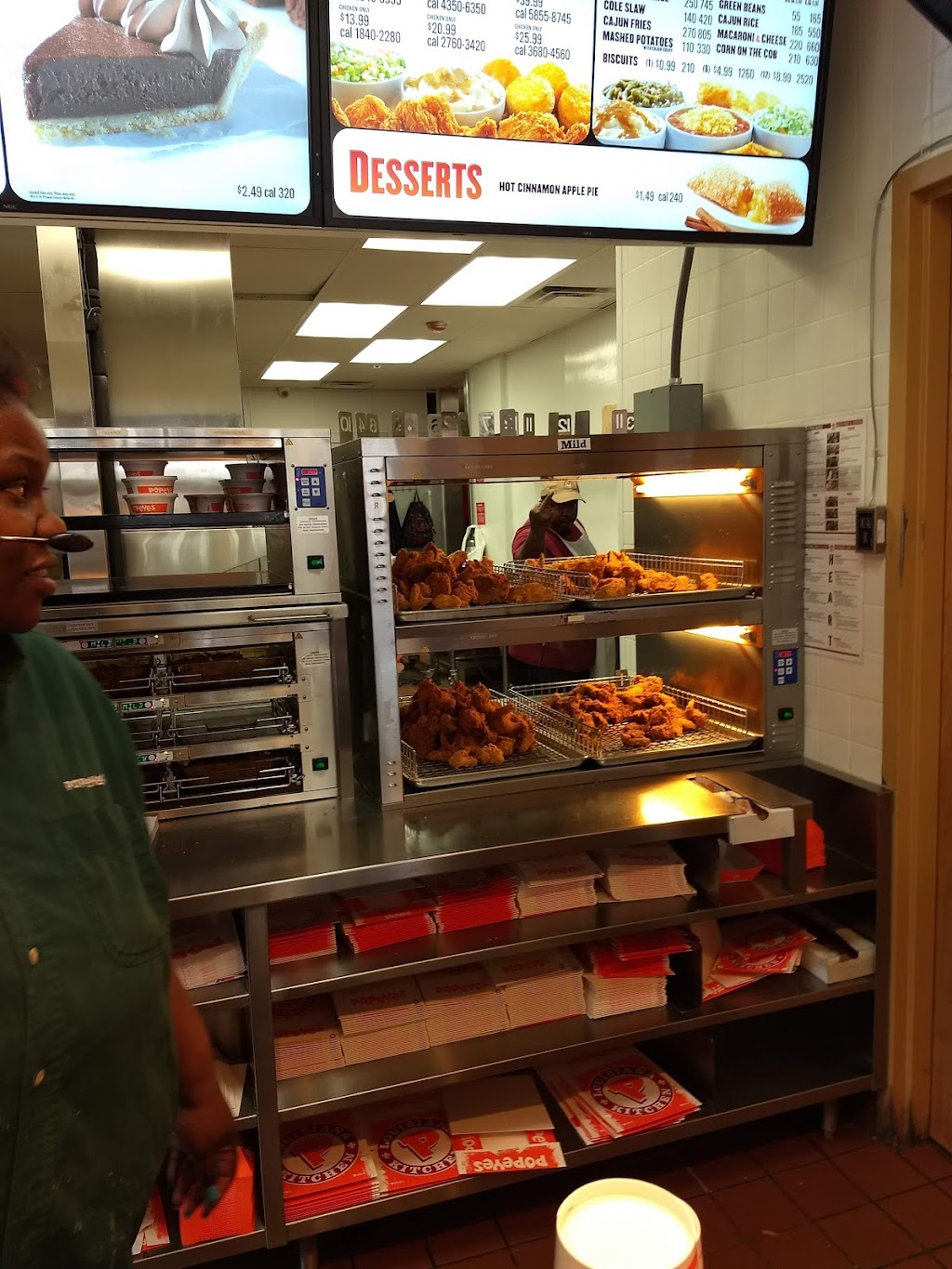 Popeyes Louisiana Kitchen | 691 W Lake St, Addison, IL 60101 | Phone: (331) 642-7218