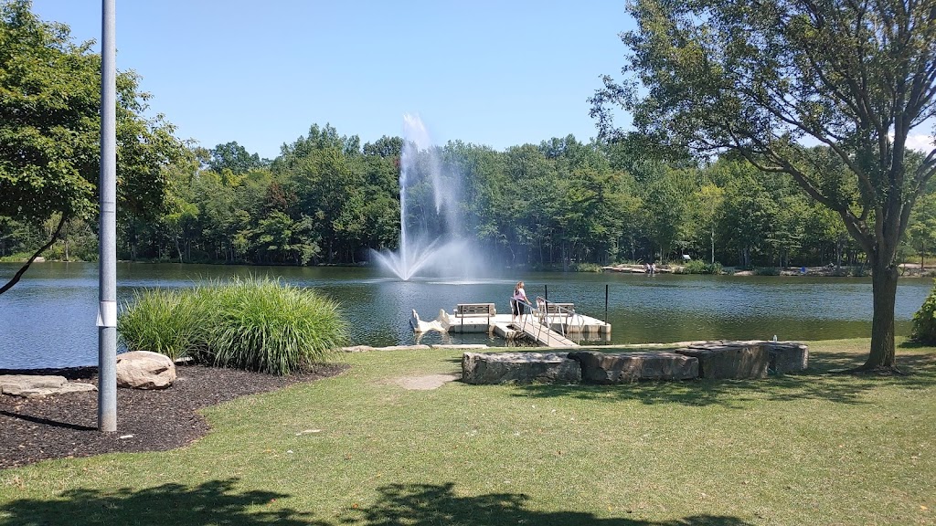 Coe Lake Park | Coe Lake, Berea, OH 44017, USA | Phone: (440) 826-5890