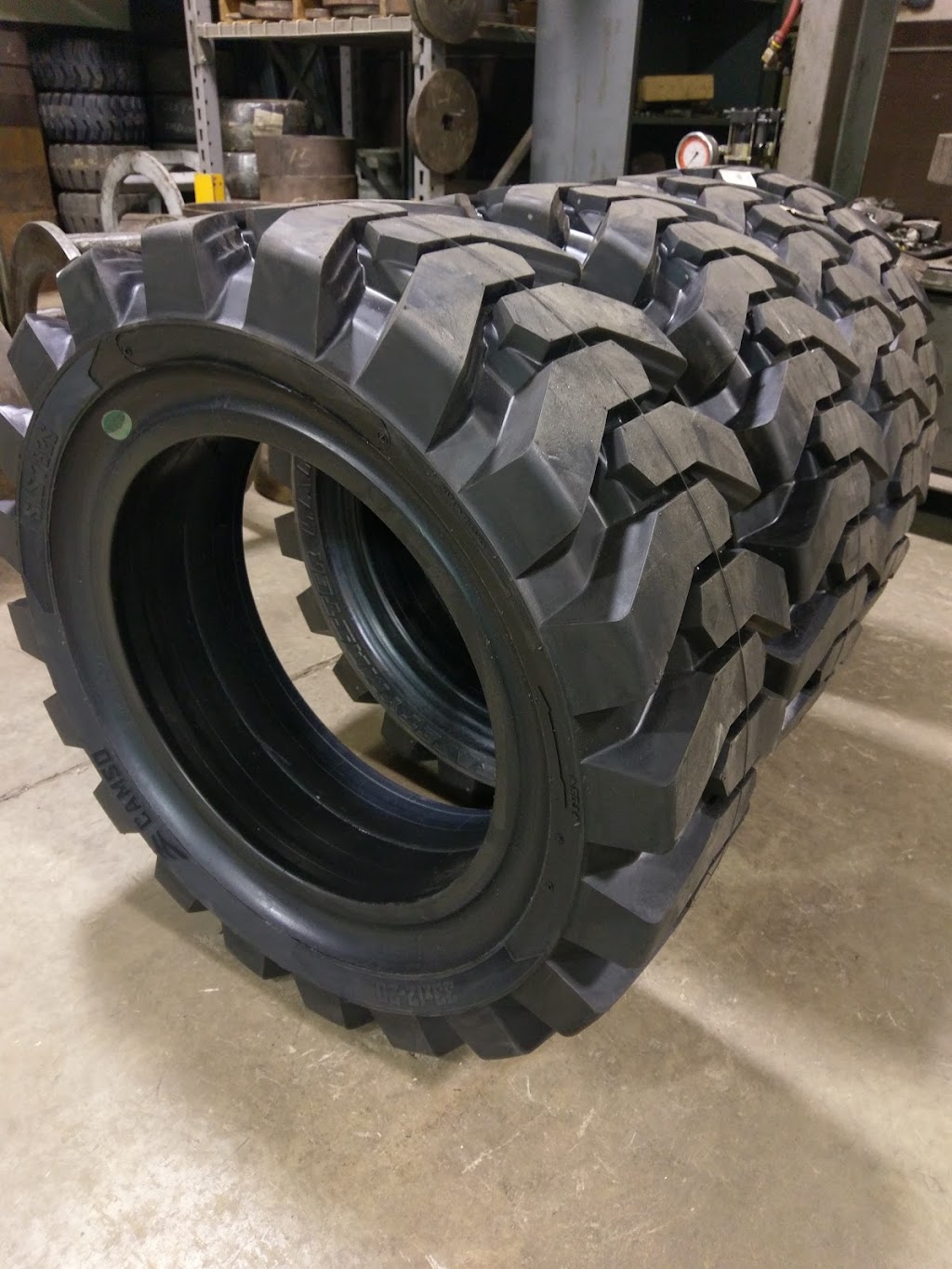 Mobile Lift Truck Tire Co | 2200 Clark Ave, Cleveland, OH 44109, USA | Phone: (216) 621-8473