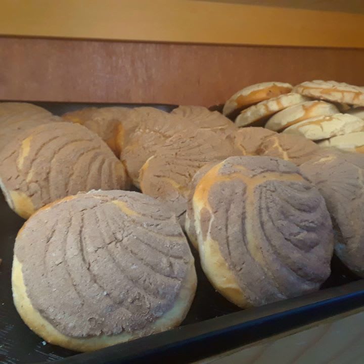 Panaderia Enriquez | P.º del Bosque 25271-3, Del Bosque, Villa Residencial del Bosque, 22204 Tijuana, B.C., Mexico | Phone: 664 338 4521