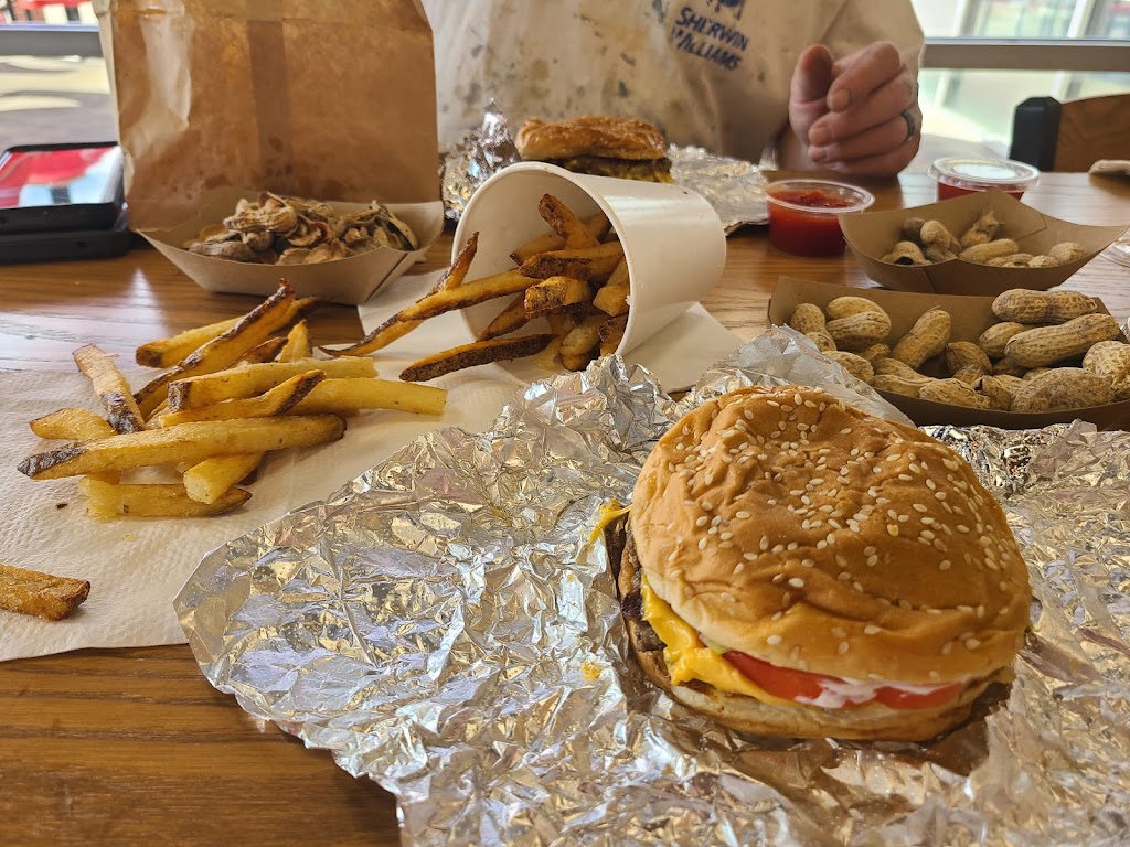 Five Guys | 8600 Ward Pkwy Suite 2155, Kansas City, MO 64114, USA | Phone: (816) 333-4897