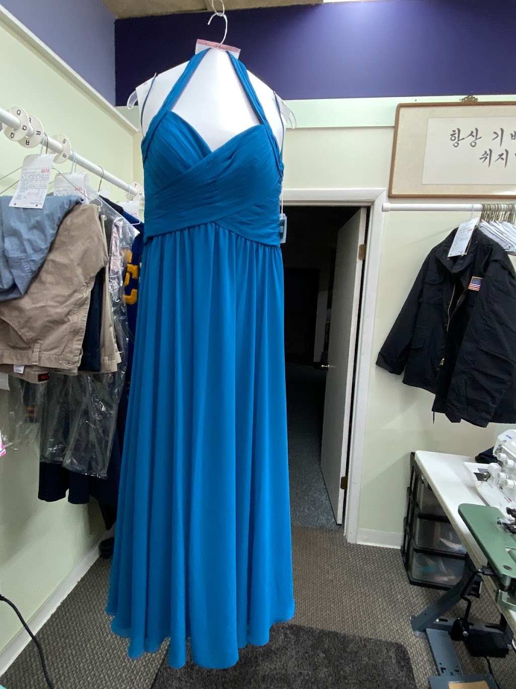 Linde Alterations | 233 W Main St, Greenfield, IN 46140, USA | Phone: (317) 498-3587