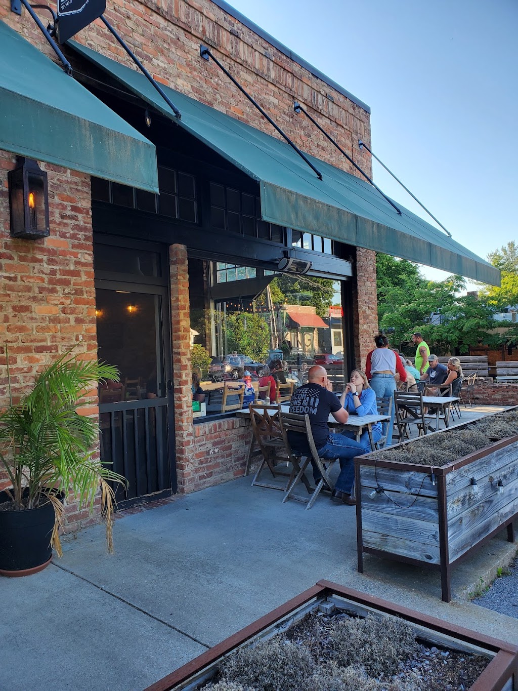 Skyking Pizza | 385 N Main St, Kingston Springs, TN 37082, USA | Phone: (615) 952-3107
