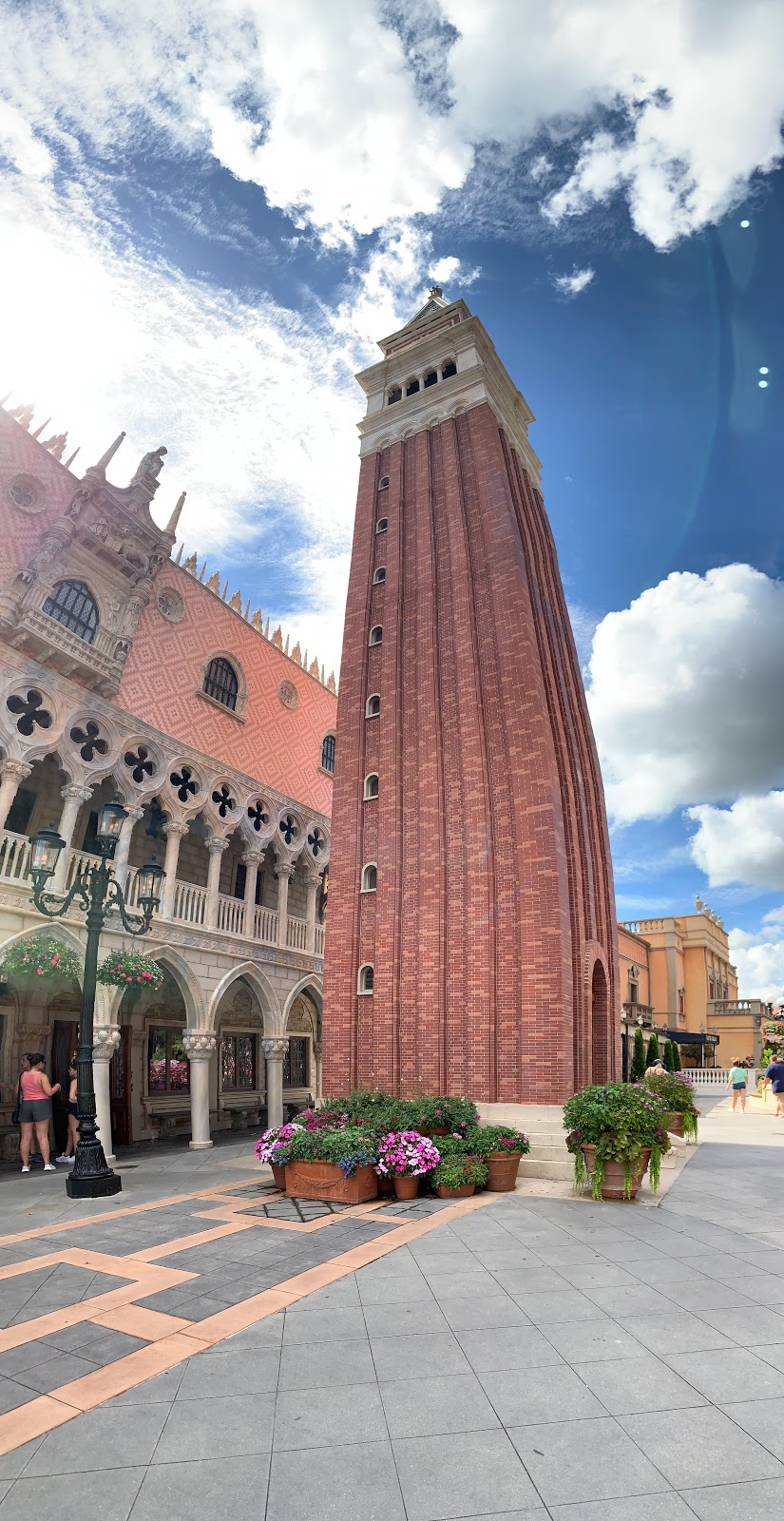 La Gemma Elegante (The Elegant Gem) | Epcot Center Dr, Bay Lake, FL, USA | Phone: (407) 939-5277