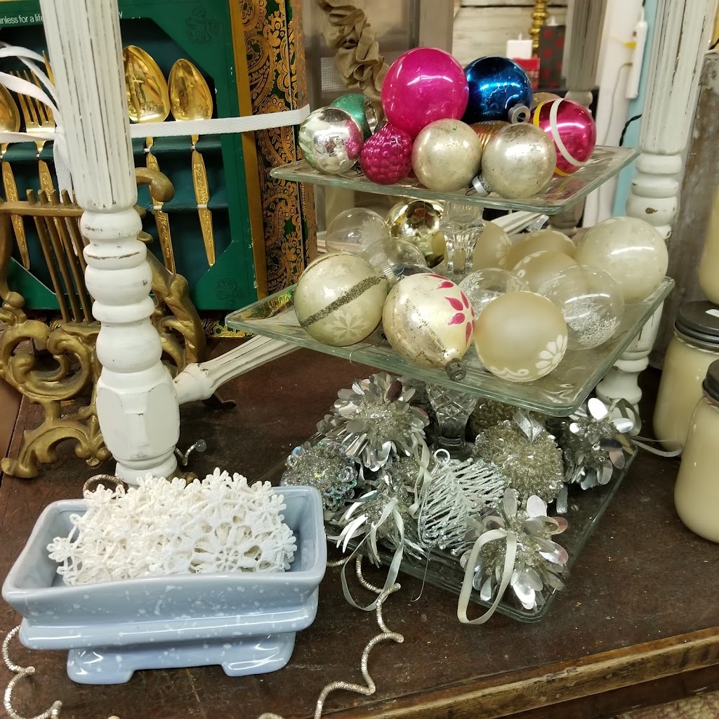 Vintage Finds & Redesign, LLC | 8955 Lewis Ave, Temperance, MI 48182, USA | Phone: (734) 847-5536