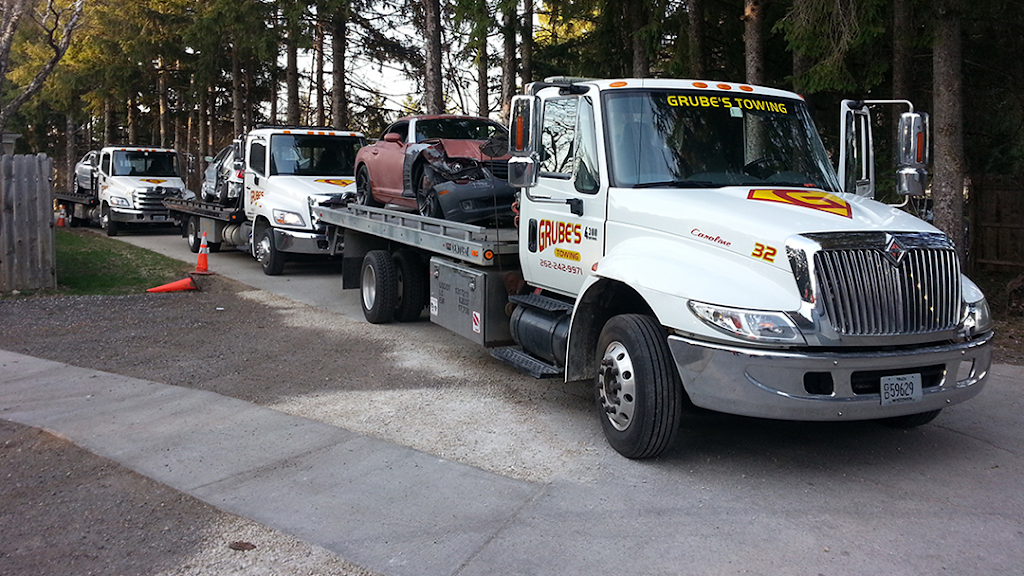 Grubes Towing & Repair | 5277 W Beaver Creek Pkwy, Brown Deer, WI 53223, USA | Phone: (262) 242-9971