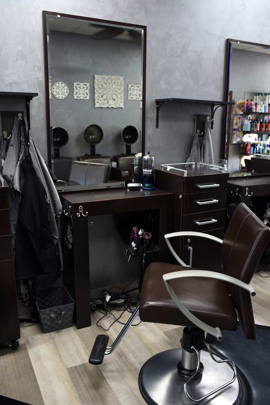 Contempo Hair Salon & Suites | 8021 183rd St Ste C, Tinley Park, IL 60487, USA | Phone: (708) 429-5757