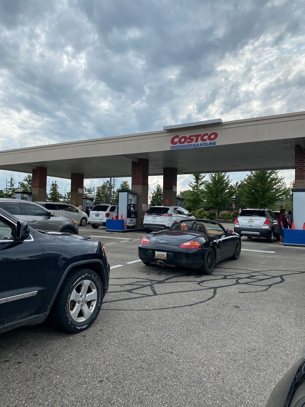 Costco Gas Station | 13700 Middlebelt Rd, Livonia, MI 48150, USA | Phone: (734) 427-0563