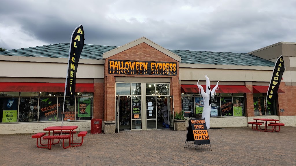 Halloween Express Burnsville-Savage MN | 5875 Egan Dr, Savage, MN 55378, USA | Phone: (952) 392-4551