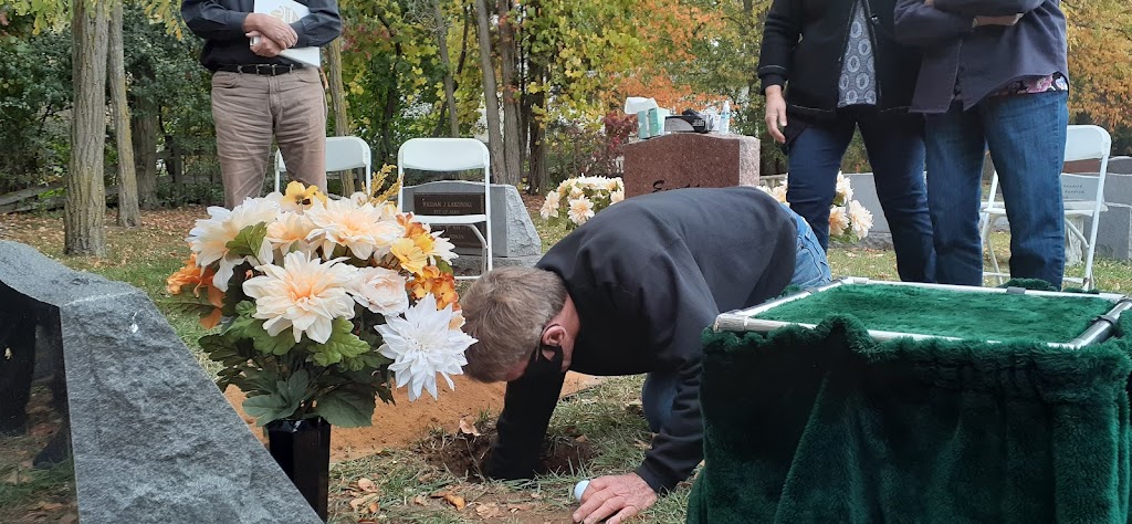 Commerce Memorial Cemetery | 2537 Benstein Rd, Commerce Township, MI 48390, USA | Phone: (248) 887-6700