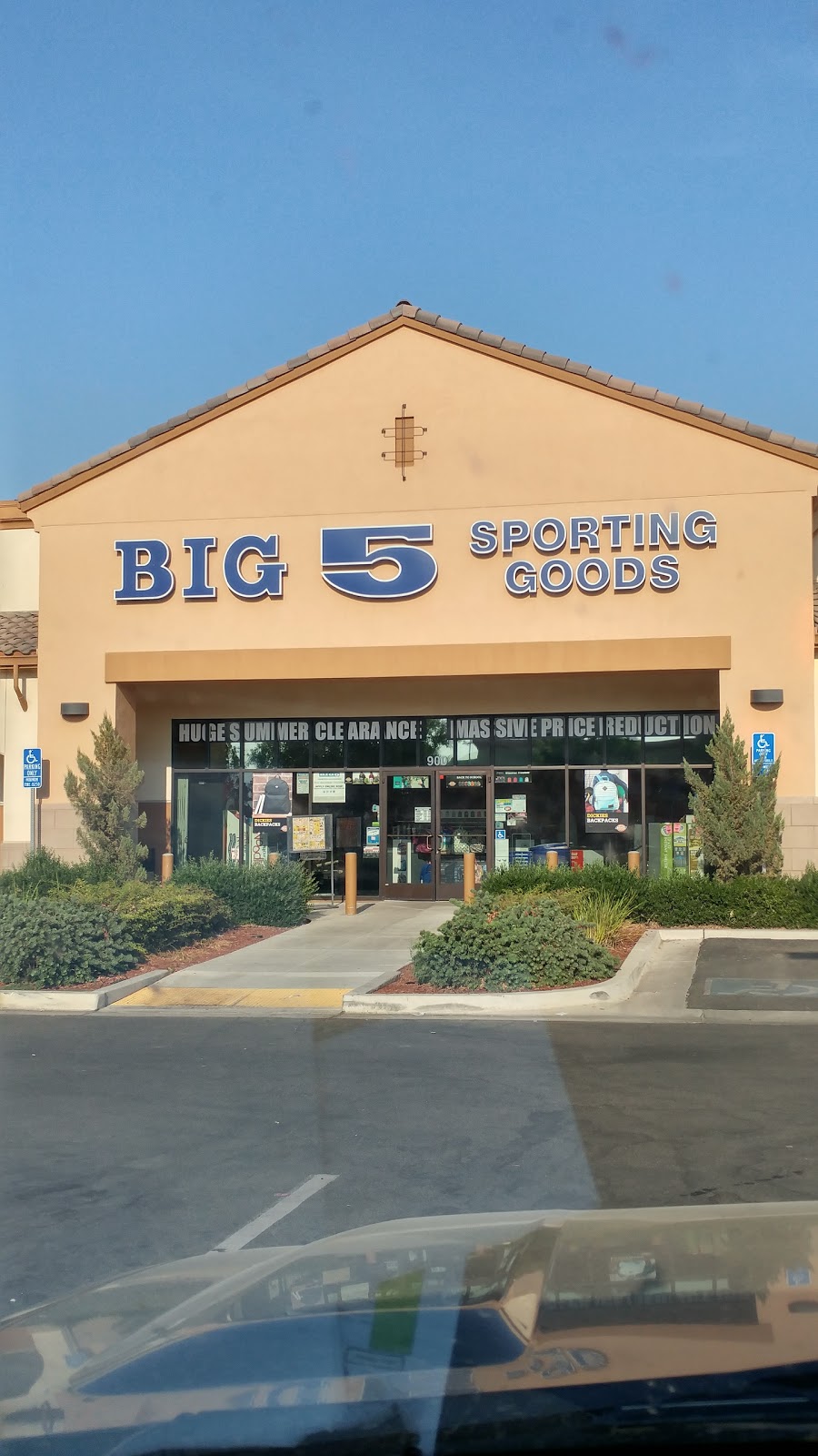 Big 5 Sporting Goods | 900 W El Monte Way, Dinuba, CA 93618, USA | Phone: (559) 591-4084