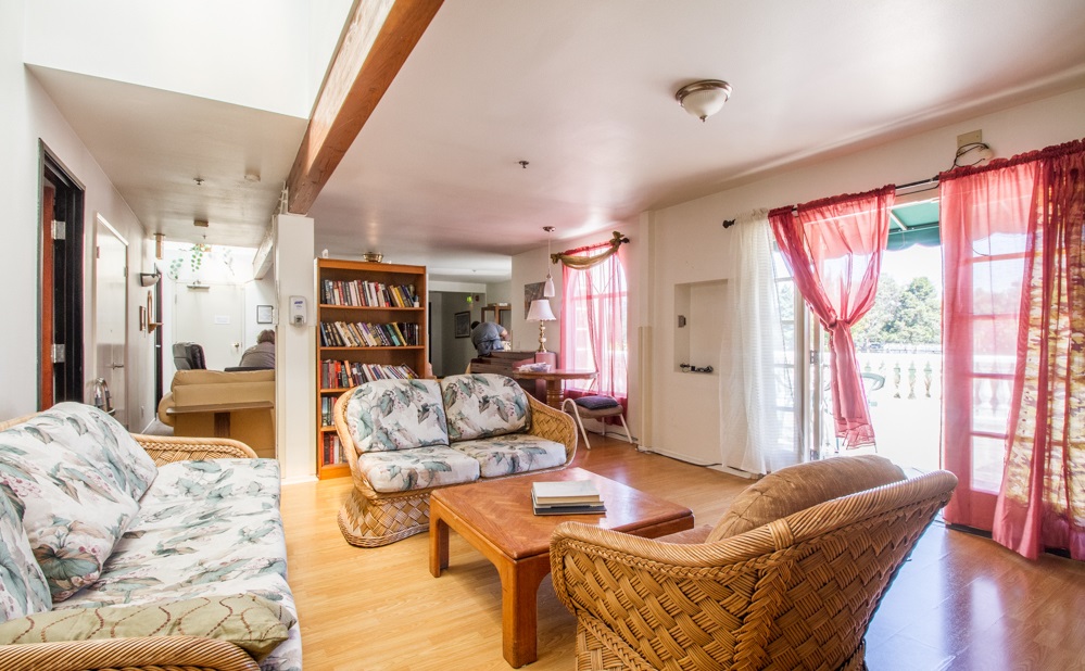 Bentley Manor by SCH | 3425 McLaughlin Ave, Los Angeles, CA 90066, USA | Phone: (213) 478-0800