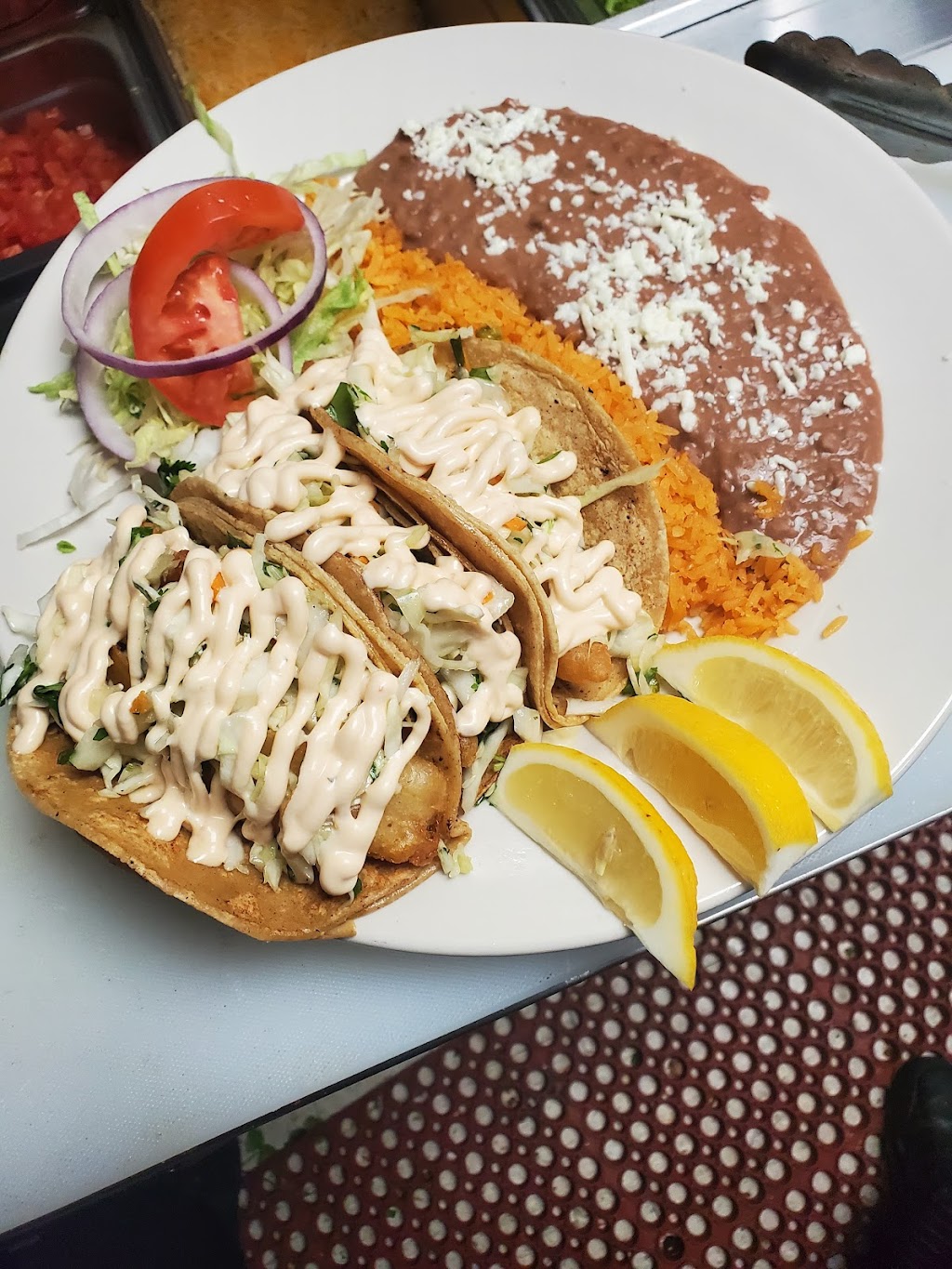 Sol y Luna Mexican American Restaurant | 28432 N Lake Dr, Waterford, WI 53185, USA | Phone: (262) 922-0045