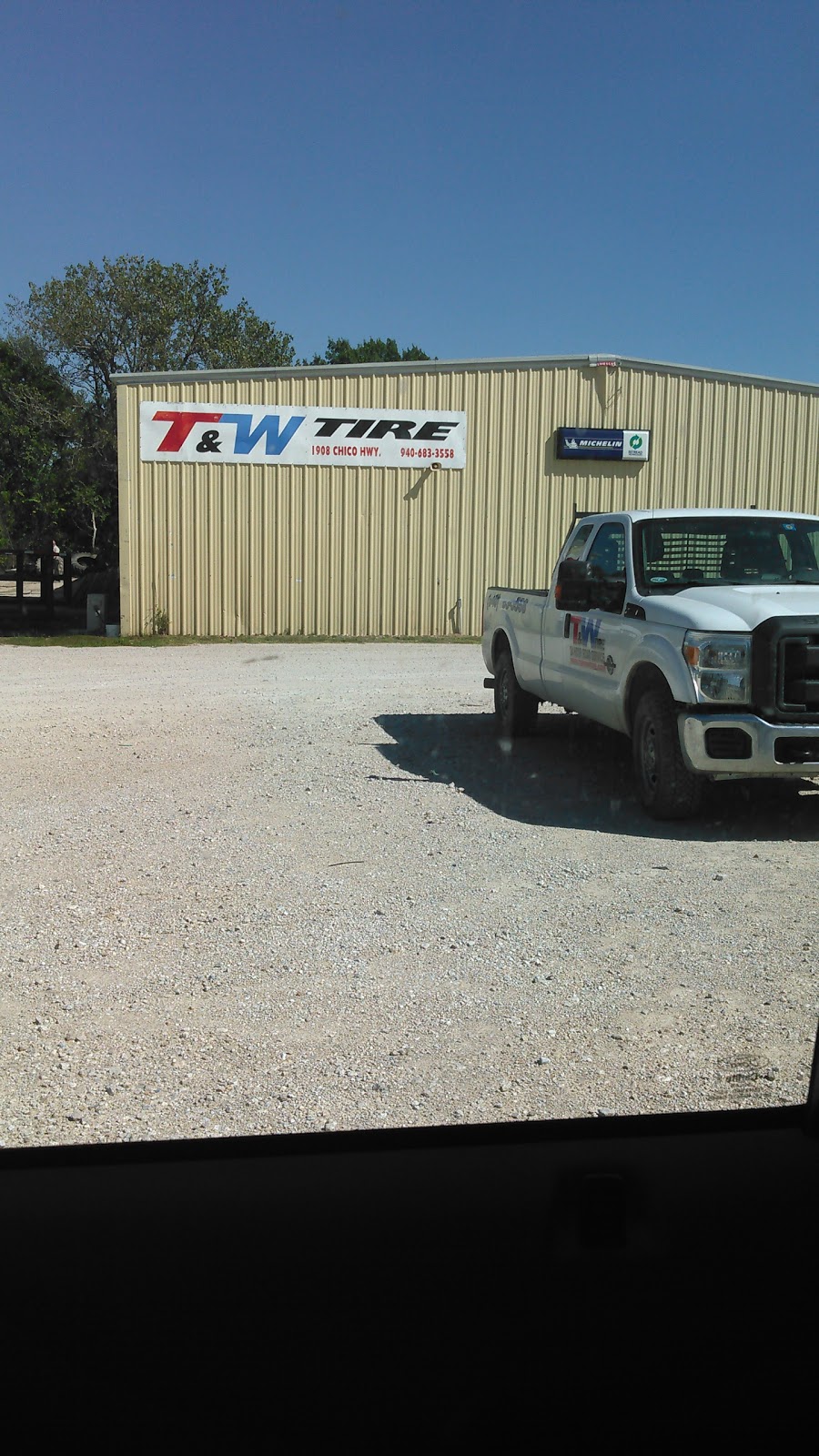 T & W Tire | 1908 Chico Hwy, Bridgeport, TX 76426 | Phone: (940) 683-3558